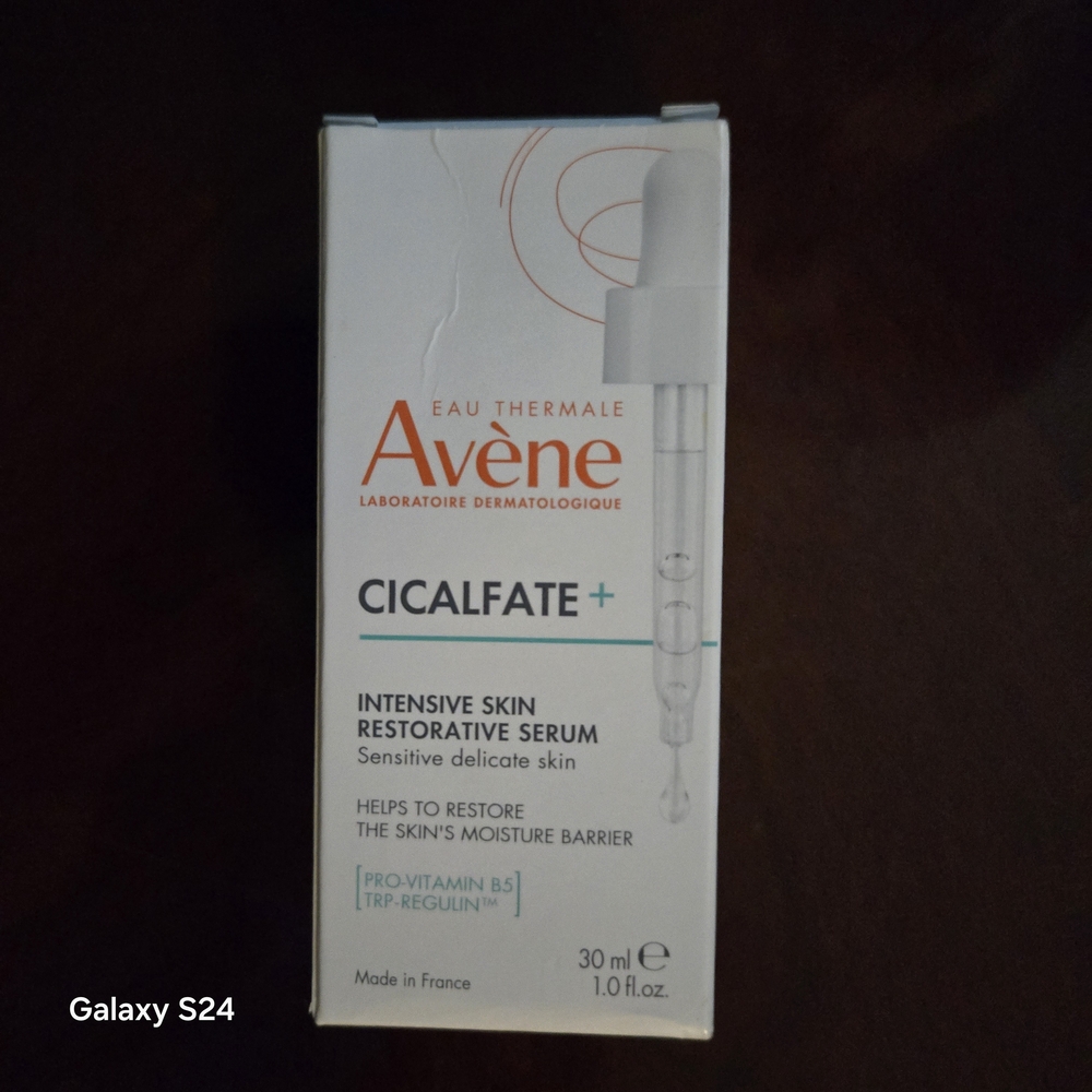 Avène Cicalfate+ Intensive Skin Restorative Serum — White